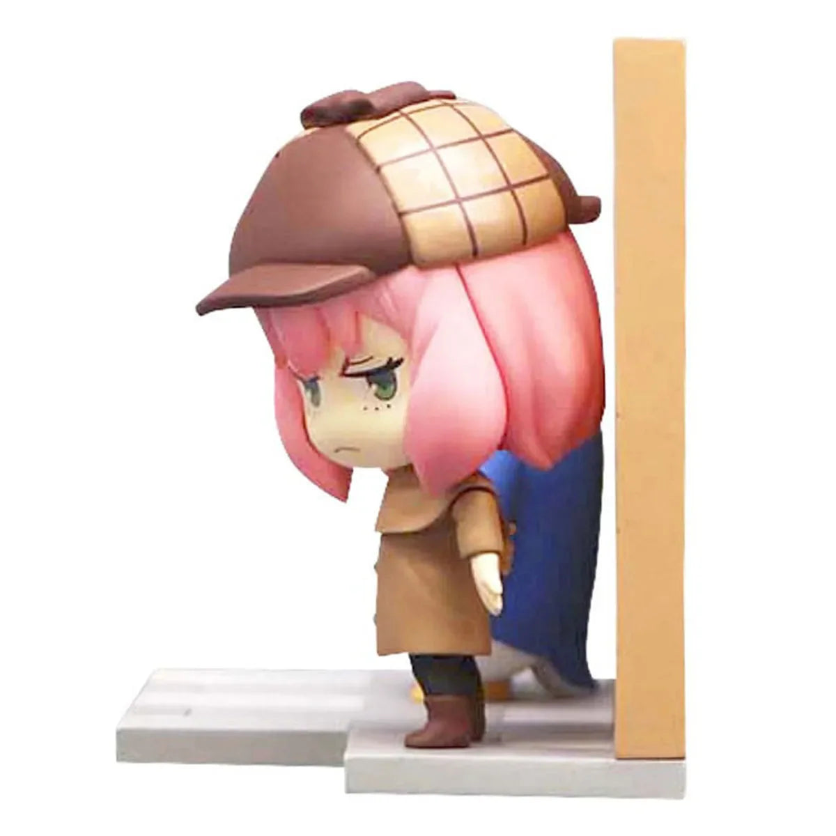 Spy x Family - Anya & Penguin Hold Figure FuRyu